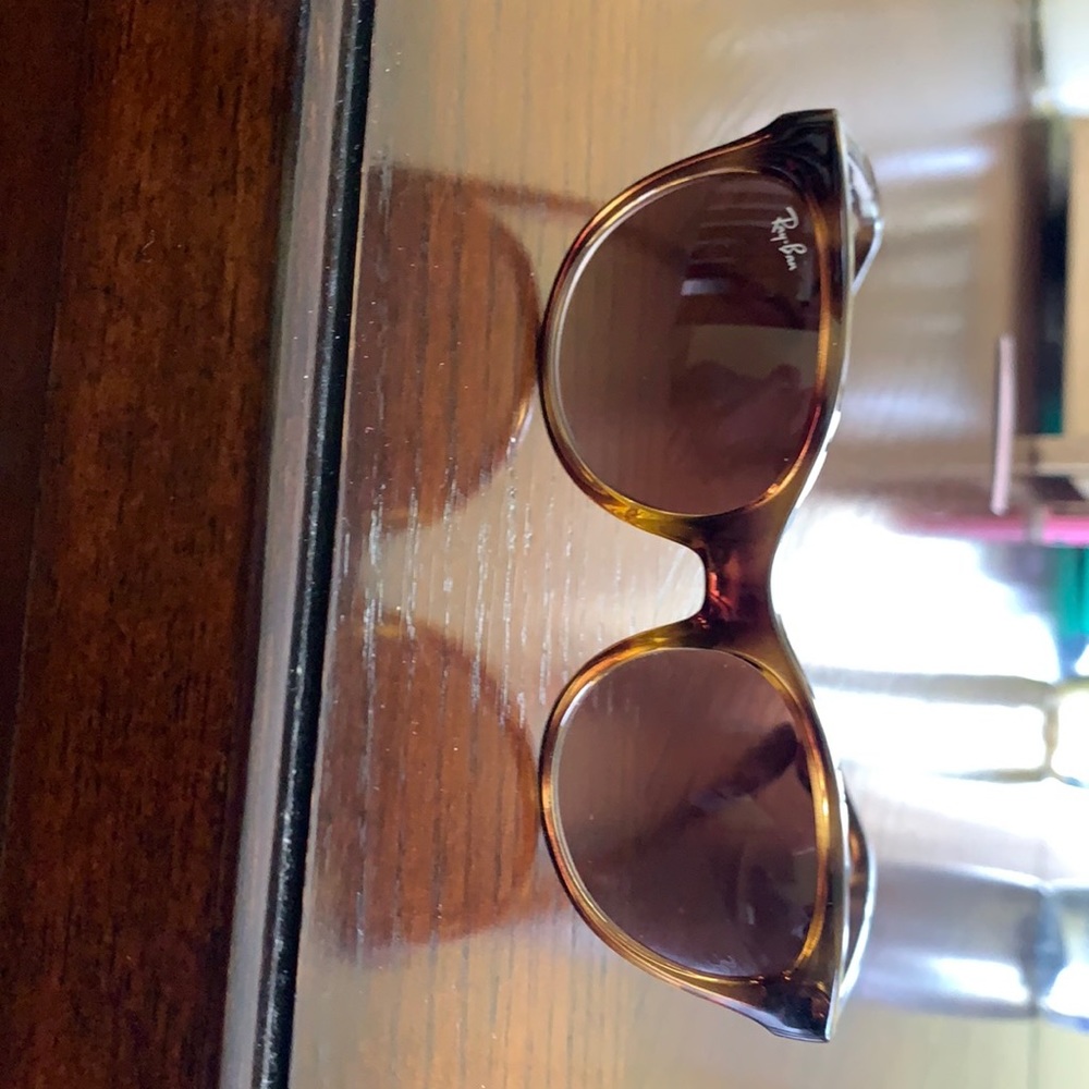 Ray ban